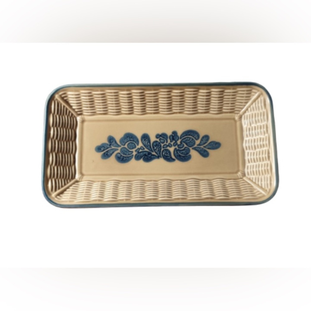 Pfaltzgraff Yorktown woven ceramic bread tray